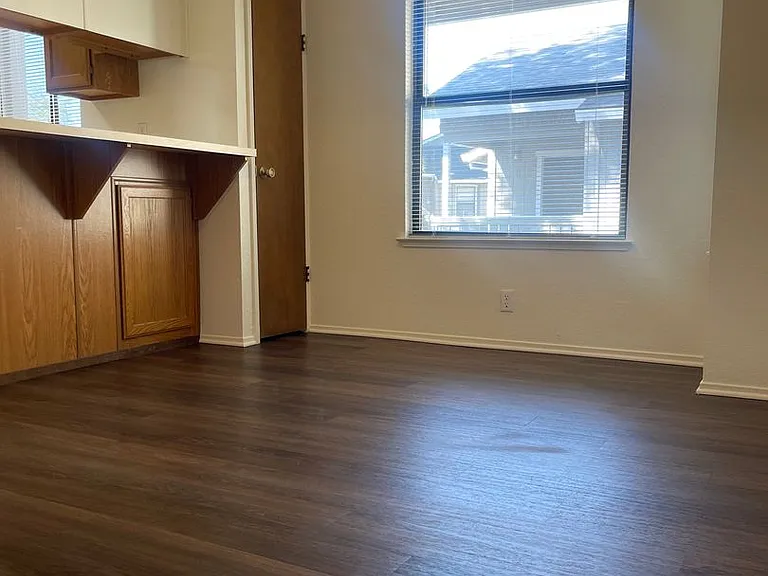 720 Sunrise Ave — Photo 7