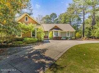 2 Fur Ct W, Pinehurst, NC 28374