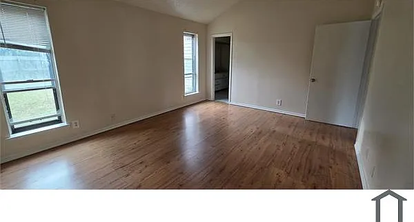 803 New England Ct — Photo 17
