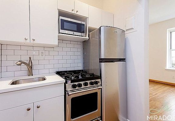 2nd image of 440 E 85th St APT 1B