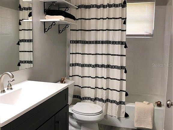 4th image of 10 Twilight Ln