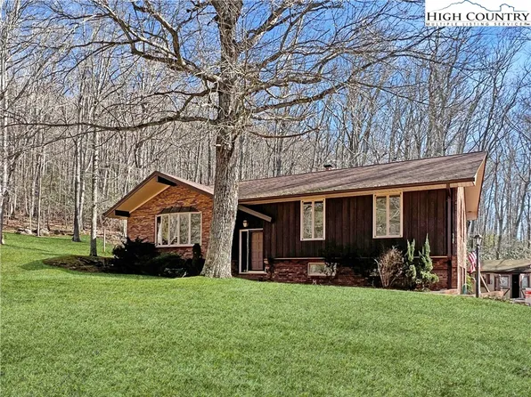 516 Mount Jefferson State Park Road, West Jefferson, NC 28694