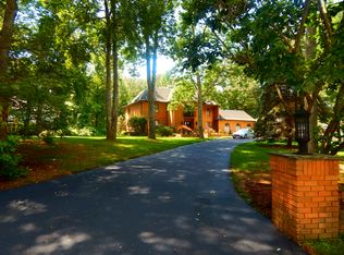 42 Water Valley Rd, Scituate, RI 02831