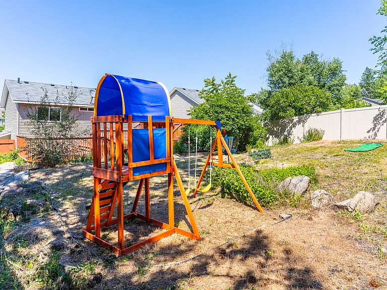 4906 E 14th Ave — Photo 36
