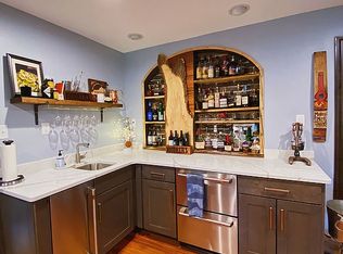 102 Riveredge Dr, Leola, PA 17540