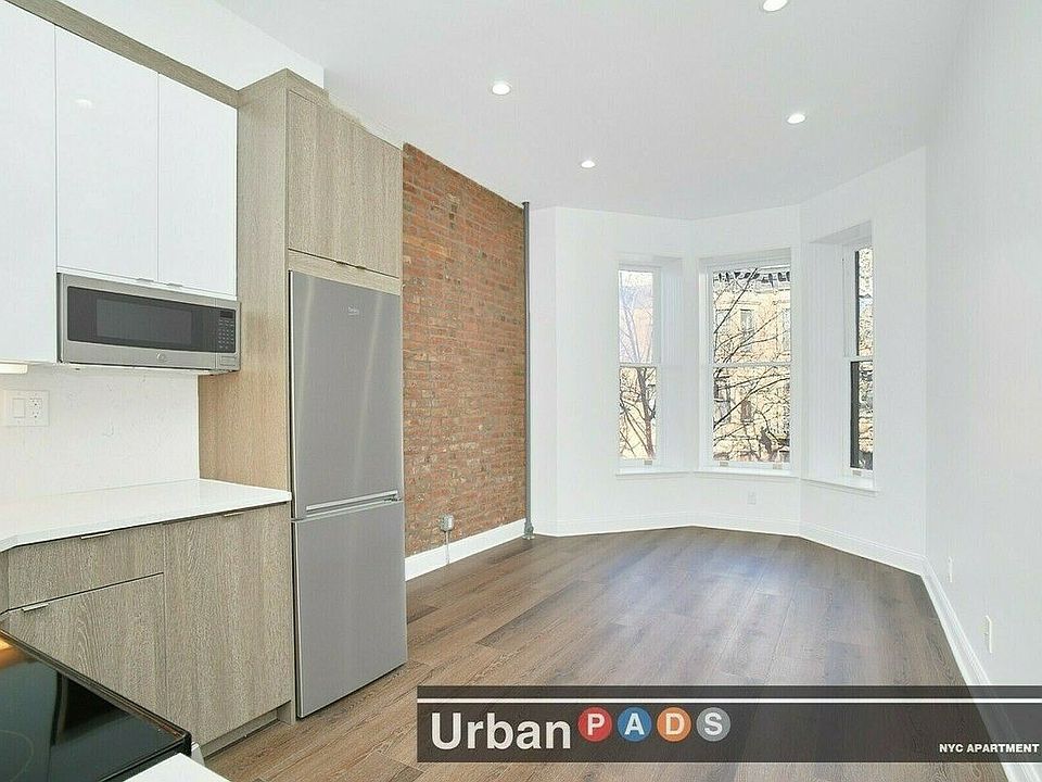 1st image of 934 President St #7