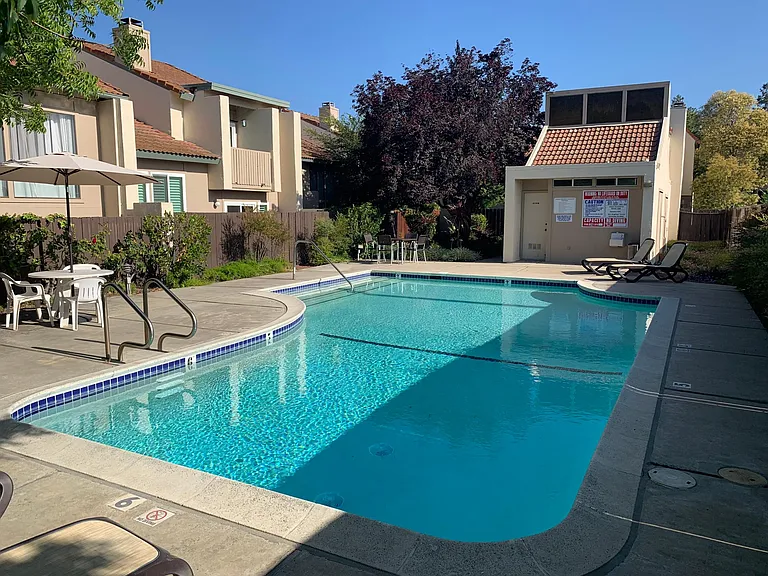 832 Kingfisher Ter — Photo 20