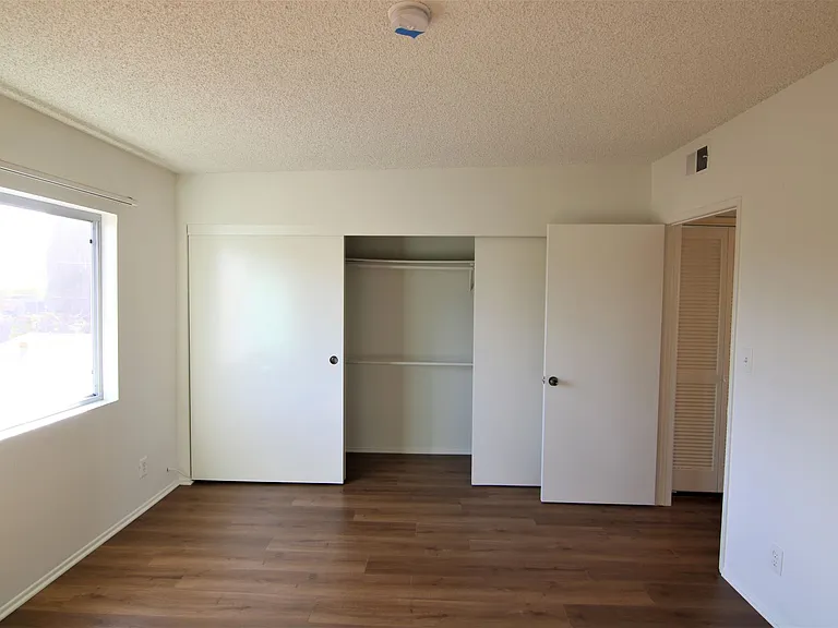 13552 Burbank Blvd #3 — Photo 21