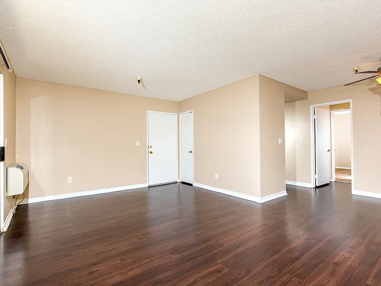 800 S Brea Blvd — Photo 9
