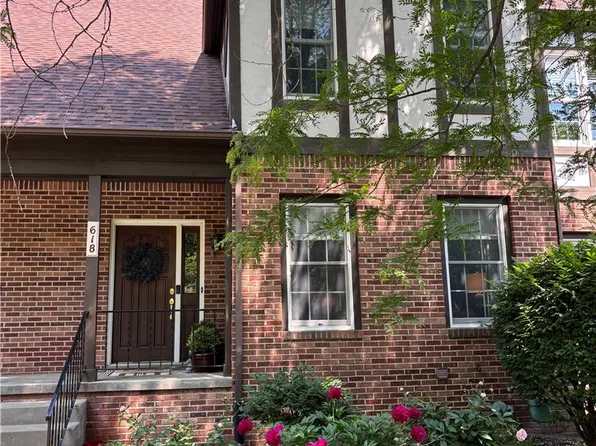 618 Kingsberry Cir, Pittsburgh, PA 15234