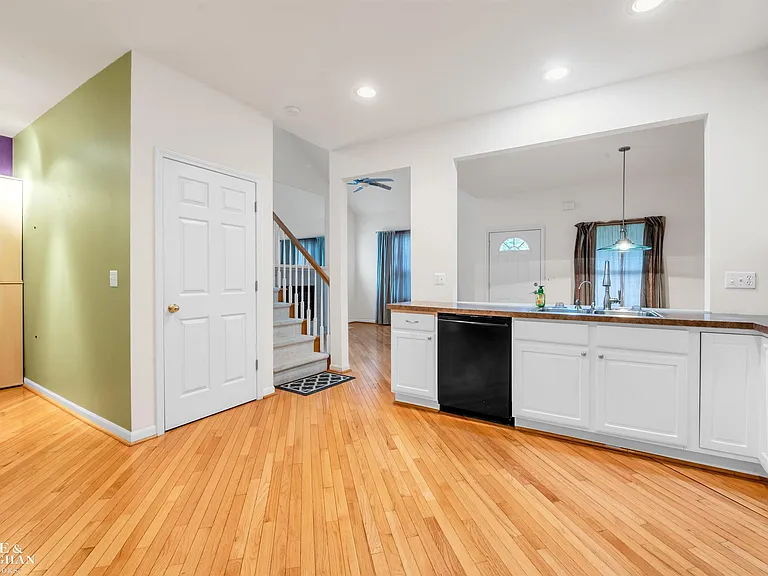 1400 Beaconsfield Ave — Photo 7