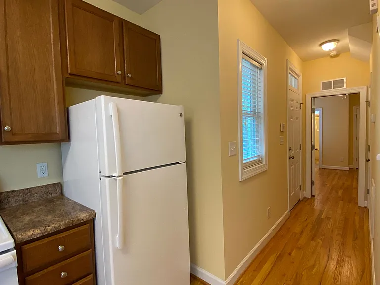 3925 Lexington Dr — Photo 18