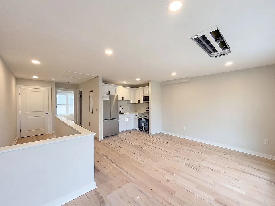358 Campbell Ave