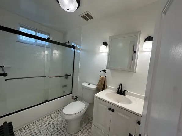 60 Union Street image 7 of 8