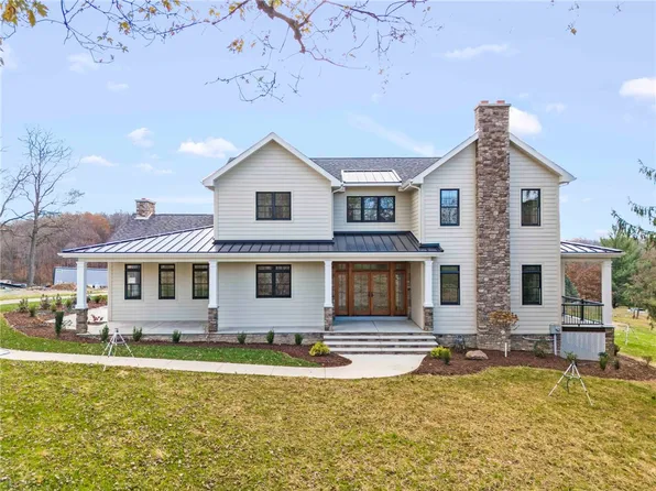 100 Fife Farm Ln, McMurray, PA 15317