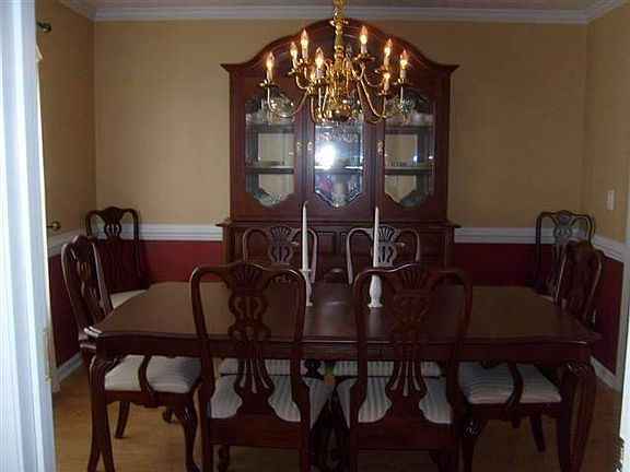 4th image of 105 Murville Ct
