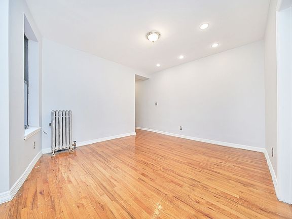 5th image of 706 Amsterdam Ave APT 3FS