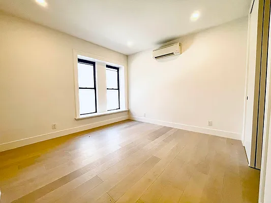 Rented by REAL New York | media 9