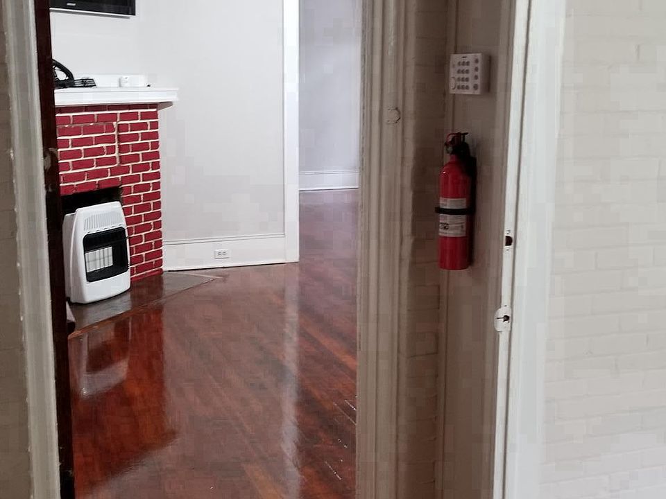 Foyer to living room. 