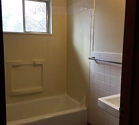 3rd image of 1132 W 41st Ter APT 6
