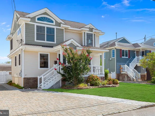 106 S Barnegat Ave, Surf City, NJ 08008