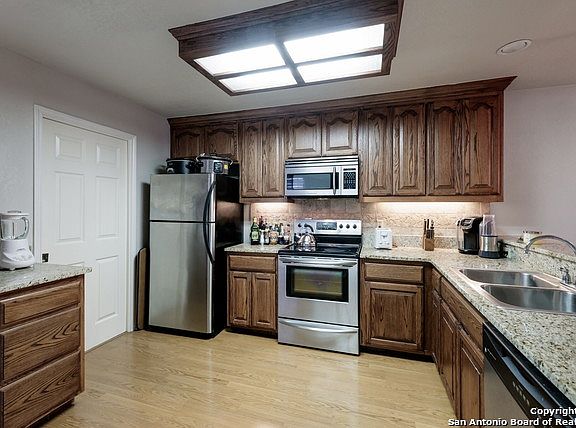 3rd image of 4507 Smokey Wood Ln