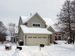 19 Longview Ct, South Elgin, IL 60177