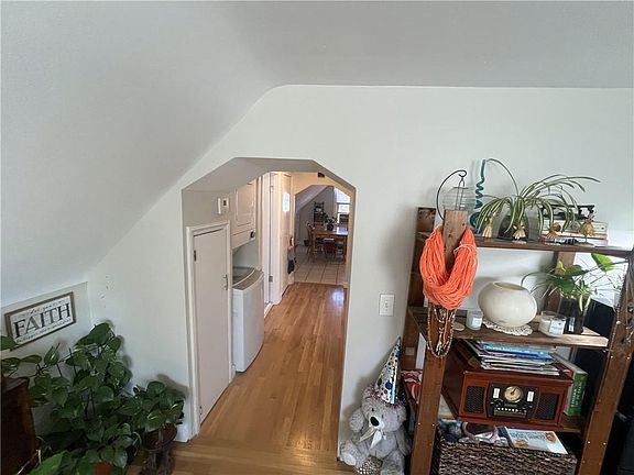 4th image of 19 Joy St #2