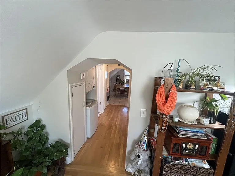 19 Joy St #2 — Photo 4