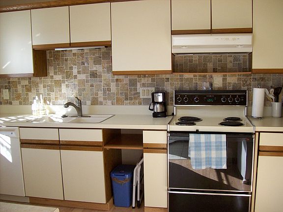 2nd image of 1211 Hazeltine Dr #209