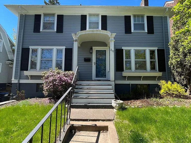 2117 E 2nd St — Photo 1