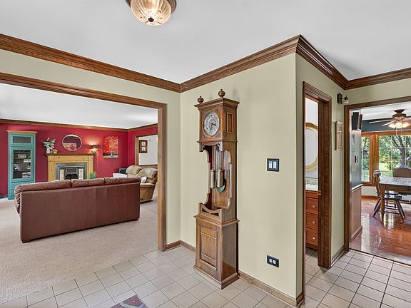 2nd image of 624 Virginia Ct