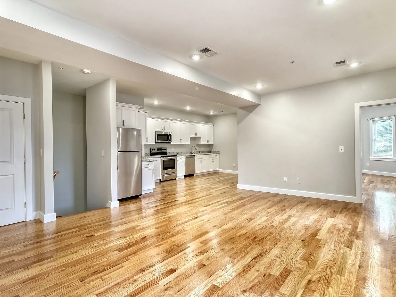 2 bed, 2.0 bath, 1268 sqft, $3,100 — Photo 3