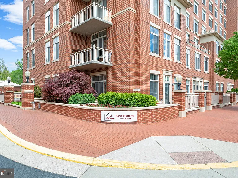 4480 Market Commons Dr #405 — Photo 2