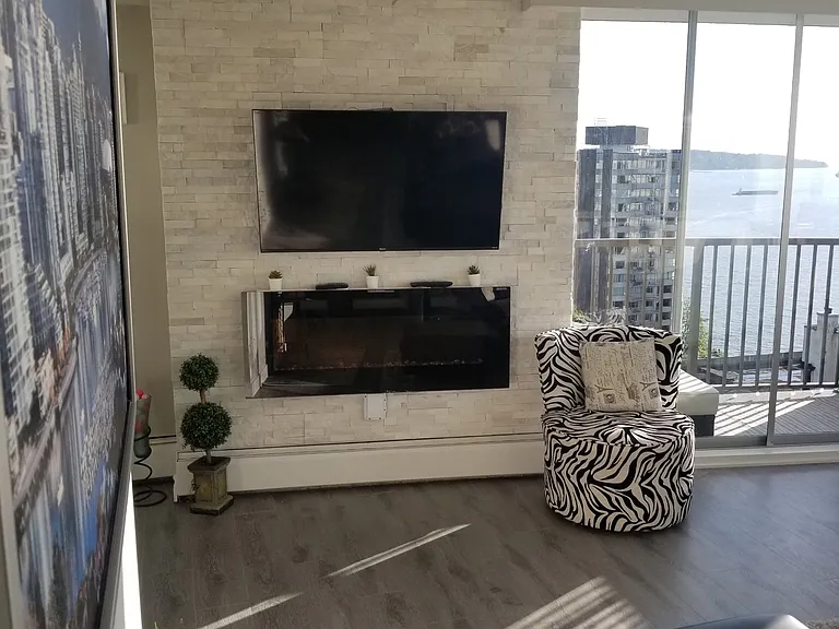 1251 Cardero St — Photo 2