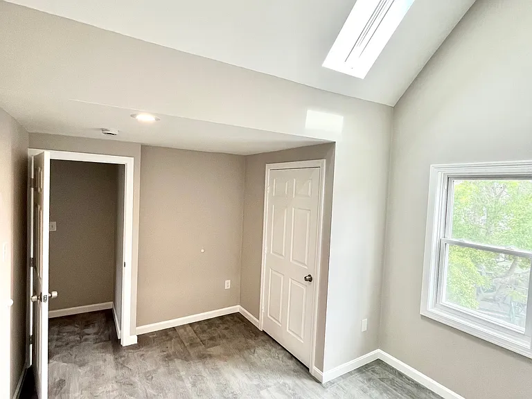 16 Long Ave #1 — Photo 5