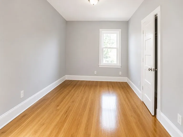 102 Saxton St #3 — Photo 7