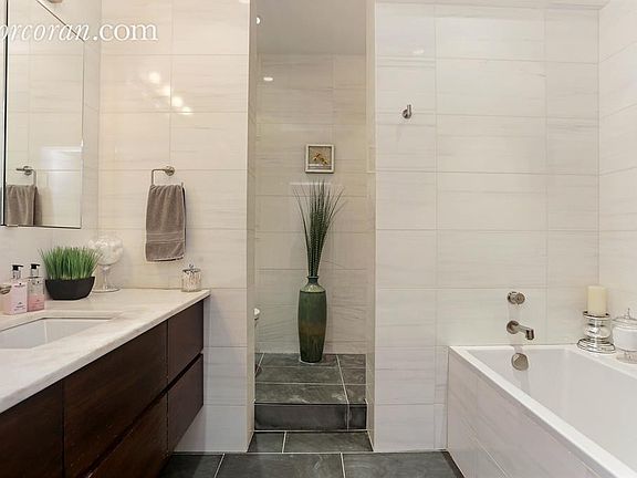 4th image of 350 E 82nd St APT 10A