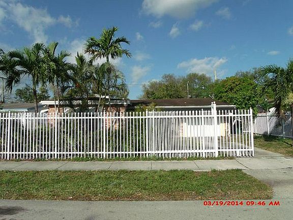3rd image of 535 NW 30th Ter
