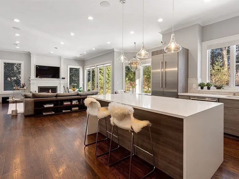 1580 Beacon St — Photo 10