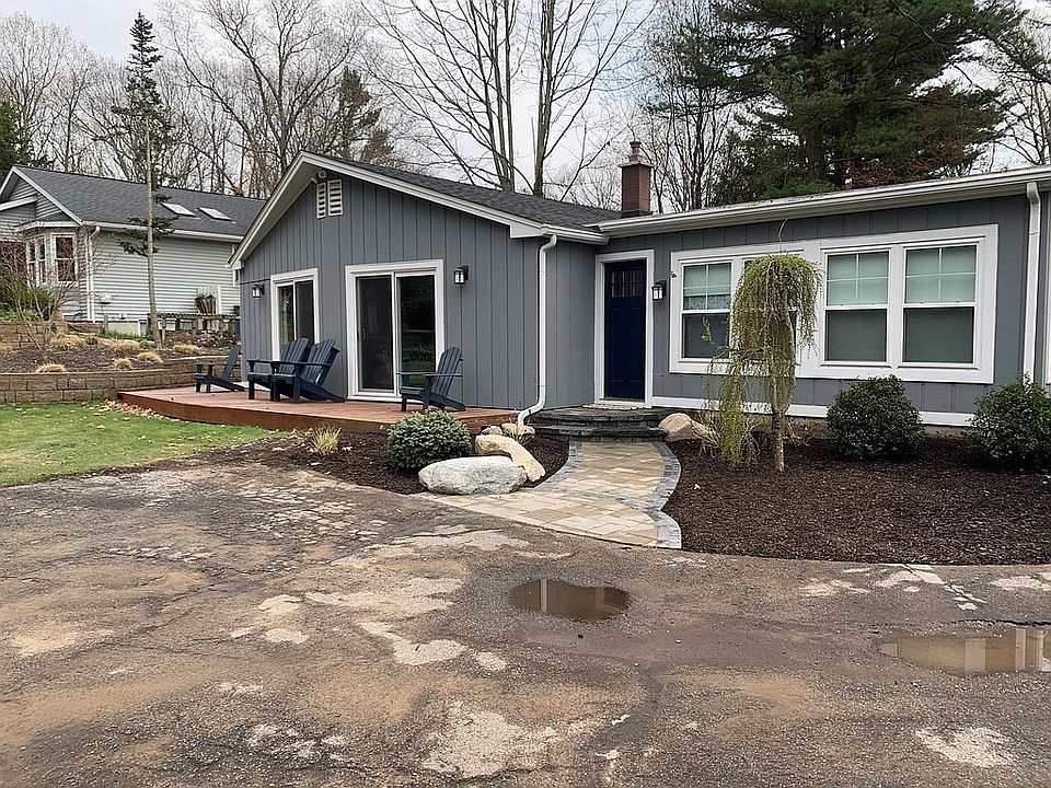2nd image of 2370 Orchard Ave
