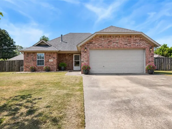 2369 Sara Alice Ct, Fayetteville, AR 72701