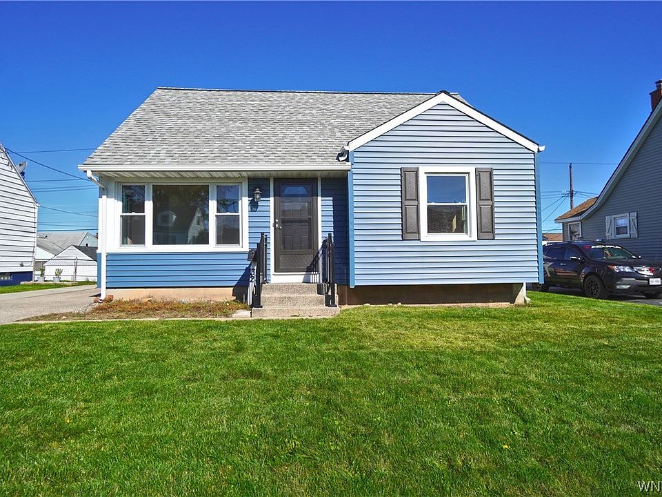 1st image of 32 Daniel Ave