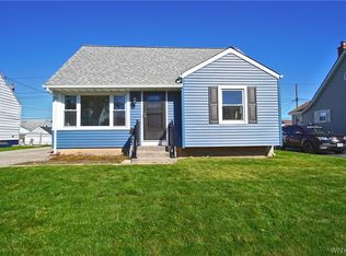 32 Daniel Ave, Cheektowaga, NY 14225
