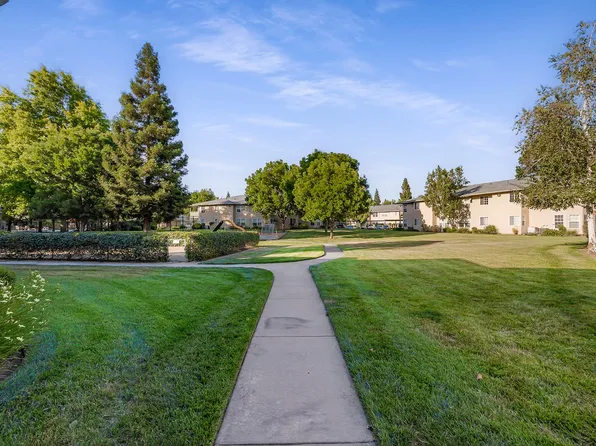 Oak Meadow Apartments