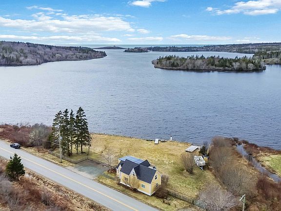 2nd image of 92 Lake Darling Rd