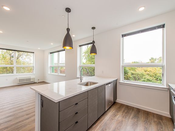 5th image of 121 Garabrant St #1B-1Ba-522Sqft