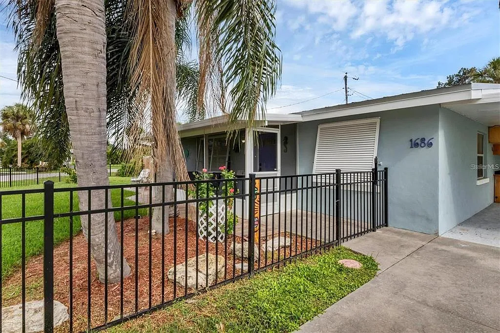 3 bed, 2.0 bath, 1144 sqft, $3,000 — Photo 4
