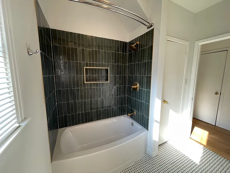 4525 Holland Ave — Photo 9