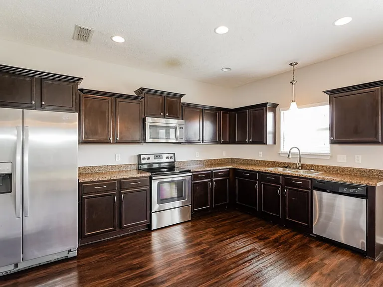 1719 Damascus Rd — Photo 8